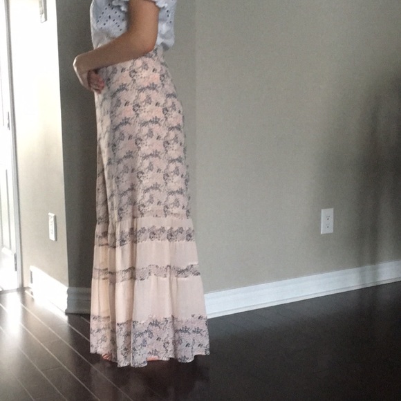 Pink floral skirt from Forever 21 - Picture 3 of 4